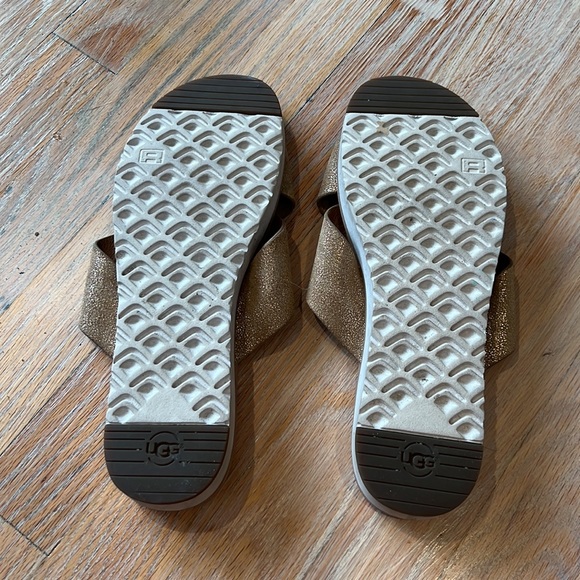 Ugg size 10 leather cross slides gold - Picture 5 of 12